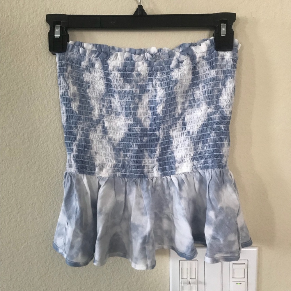 NWOT HOLLISTER STRAPLESS TIE DYE TOP RUFFLE CINCH
